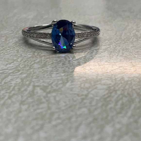 Sterling silver and blue ring never been worn - Picture 1 of 2